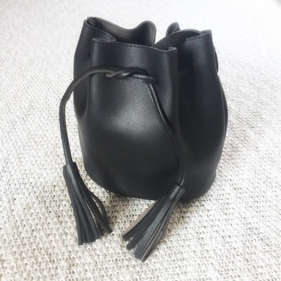 Boho Black Drawstring Bucket Bag Crossbody Purse - Picture 5 of 8